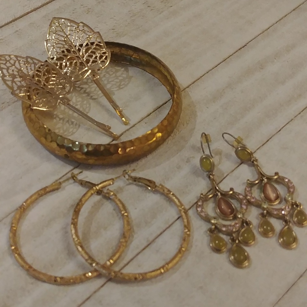 4Pcs. Gold Toned Costume Jewelry Bundle